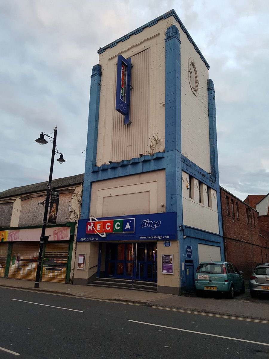 Sunderland_GM's tweet photo. This historic building, formerly known as "The Odeon" is in a state of decay. Crumbling paintwork combined with weed growth has left it unpleasant to look at. #Sunderlandrenaissance is encouraging a cleanup of this structure and restore life to it #projectodeon #sunderland https://t.co/04zlFT1i6P