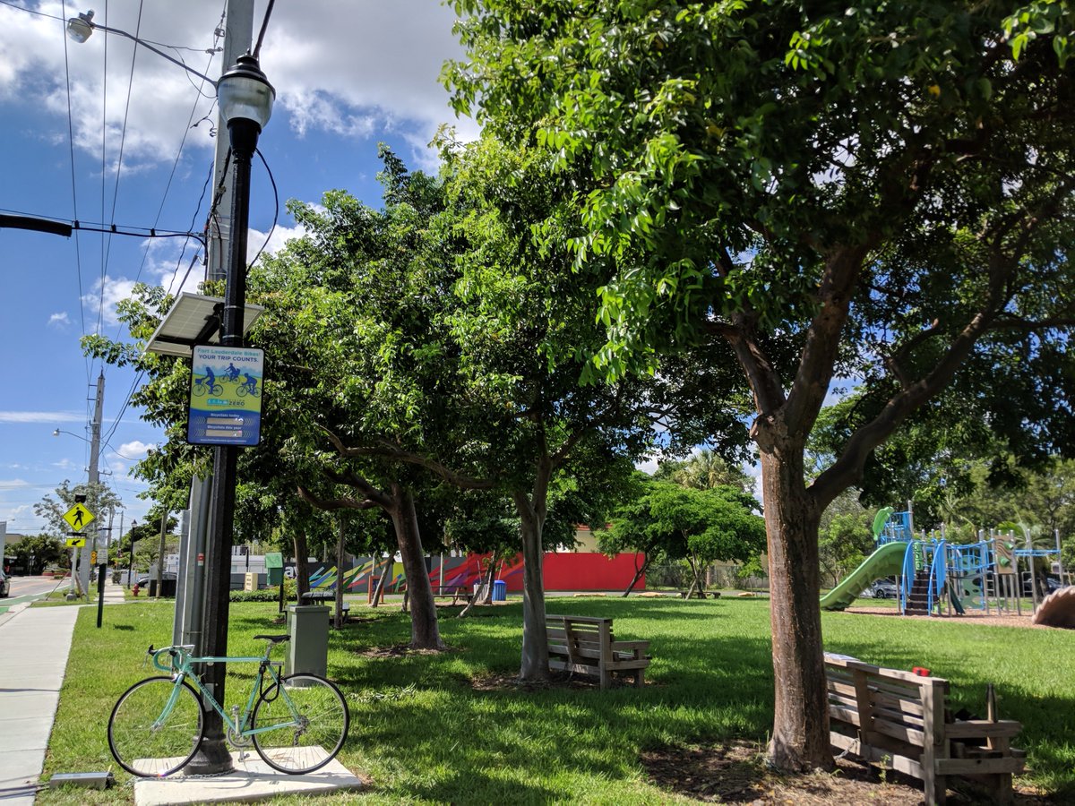 FTLCityNews's tweet photo. Have you ridden 🚲 by South Middle River Park lately? This new bike counter on Old Dixie Hwy has counted just over 2500 trips. Check out our Facebook page to learn more & find out how you can win a #VisionZeroFTL prize. #TAMTuesdayFTL @playlauderdale https://t.co/g60ZszSpbz
