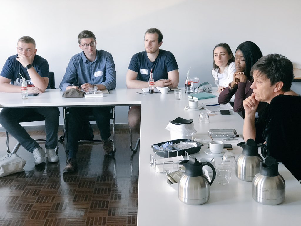 Merci <a href="/KathleenHelsen/">Kathleen Helsen</a>, voorzitter van de Onderwijscommissie <a href="/vlaparl/">Vlaams Parlement</a>, voor het warme onthaal in het Vlaams Parlement.

Het was aangenaam om met deze groep studentenvertegenwoorsigers een eerste keer kennis te maken met jullie werk.

Bij veel stuvers smaakt het naar meer!