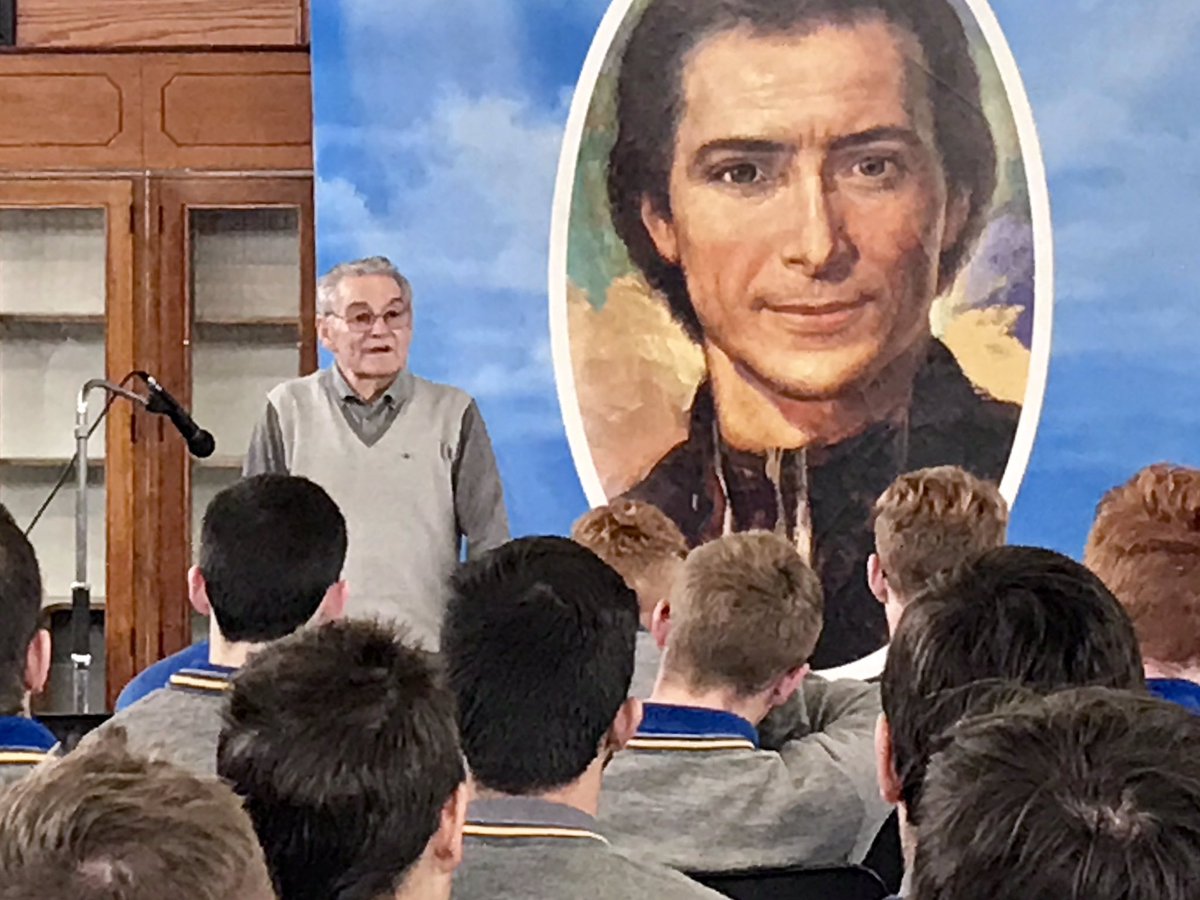 MaristAthlone's tweet photo. It was an honour and privilege to meet Holocaust survivor #TomiReichental today. Thanks to Tomi for taking the time to visit Marist College and to speak to our students. @HET_Ireland @westmeathindo https://t.co/vhA6uiWyme
