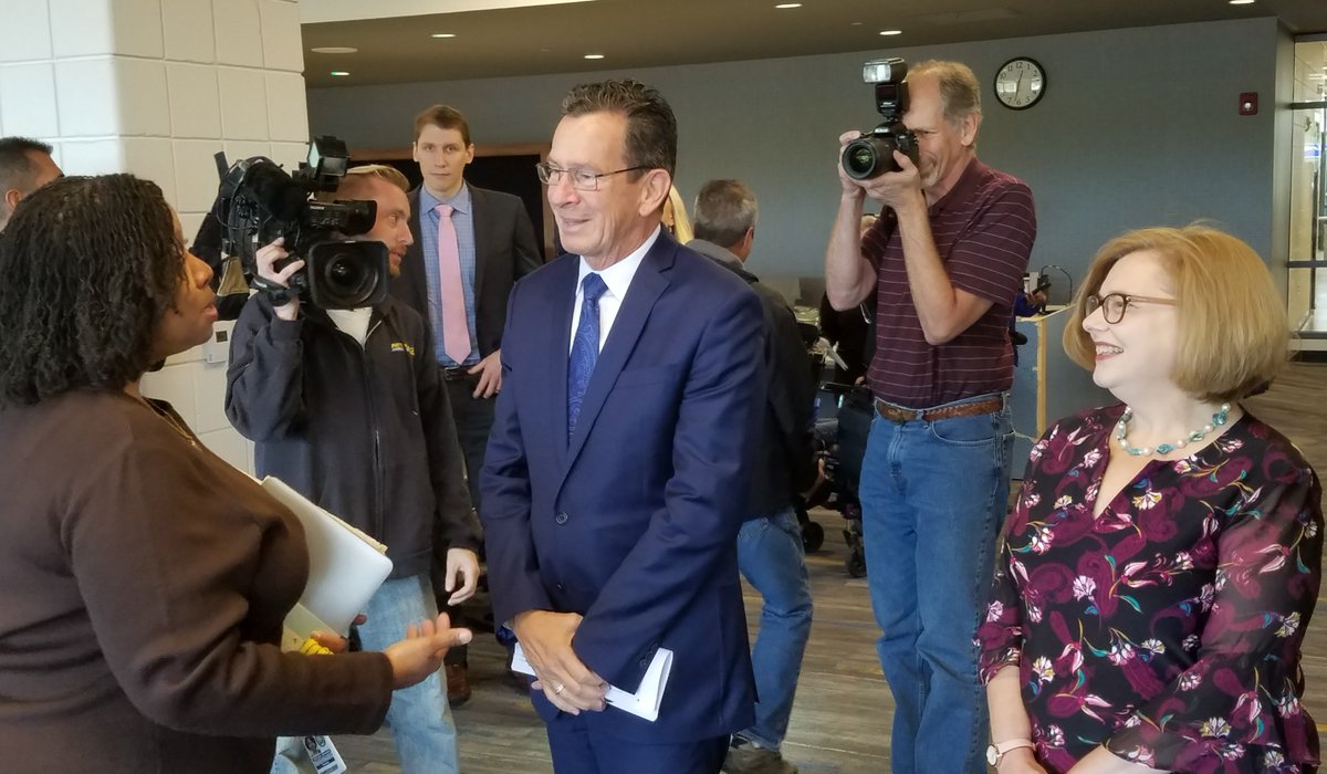 EducateCT's tweet photo. Congrats to Ms. Sheena Graham performing arts & choir teacher at .@BridgeportPSchl Harding High & 2019 #CTTeacheroftheYear! @GovMalloyOffice, @EducateCT Wentzell celebrated w/Ms. Graham today for receiving CT’s highest recognition for outstanding teachers. https://t.co/b7th1wh24f https://t.co/dyP0A3udmV