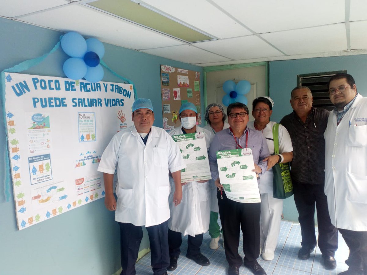 SaludSV's tweet photo. Personal de la red nacional de hospitales del @minsalud conmemoraron el DÍA MUNDIAL DEL LAVADO DE MANOS con diversas sctividades para fomentar el lavado de manos: Medida universal para evitar las infecciones asociadas a la asistencia sanitaria https://t.co/TksDNjfEzt