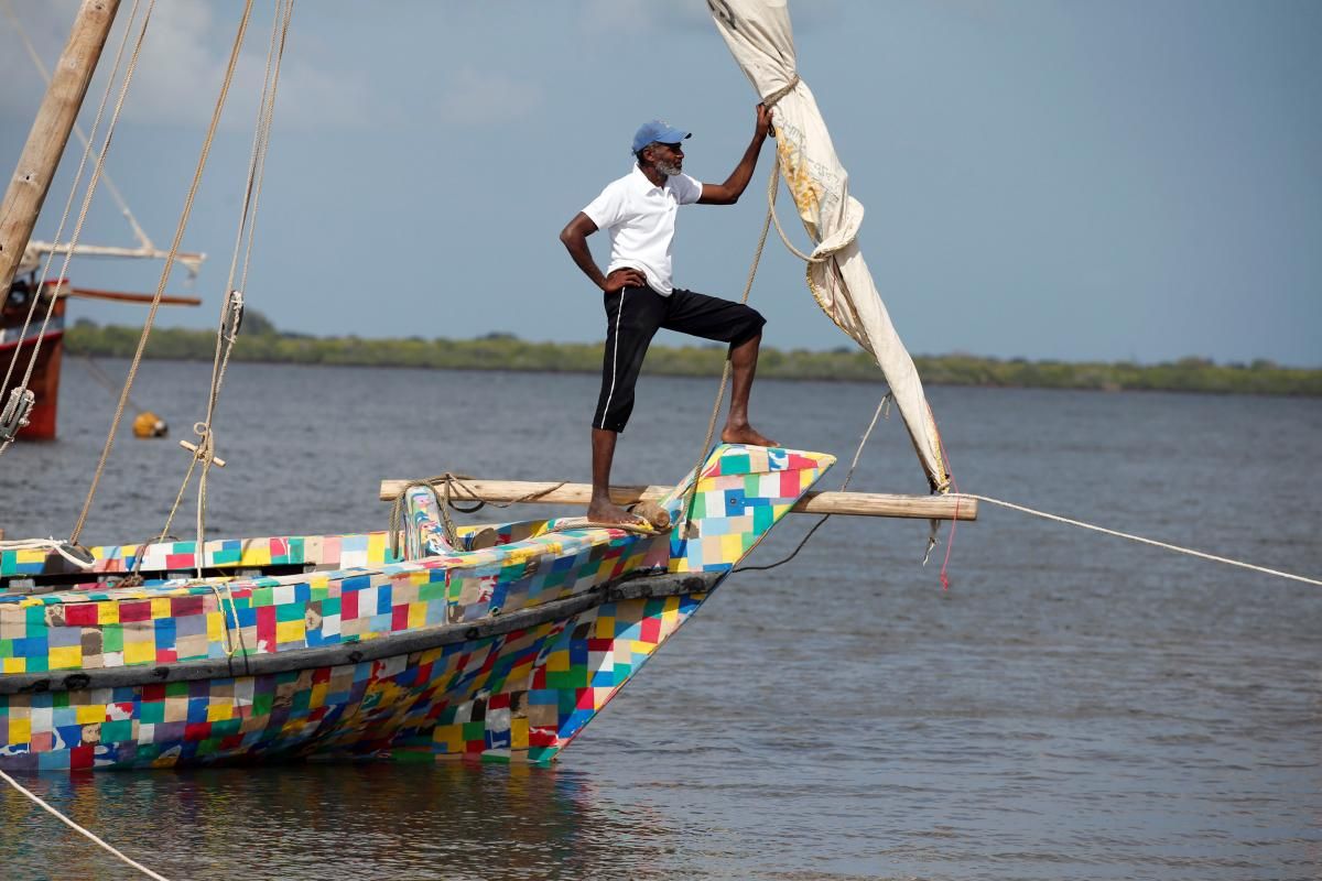 MissionBlue's tweet photo. An entire boat was built, using only plastic found in ocean clean ups, by Kenyan islanders to help highlight the amount of plastic that ends up in the sea. https://t.co/3oE2IDN2Mw #plasticpollution 

via @Reuters https://t.co/Ldryui6vb8