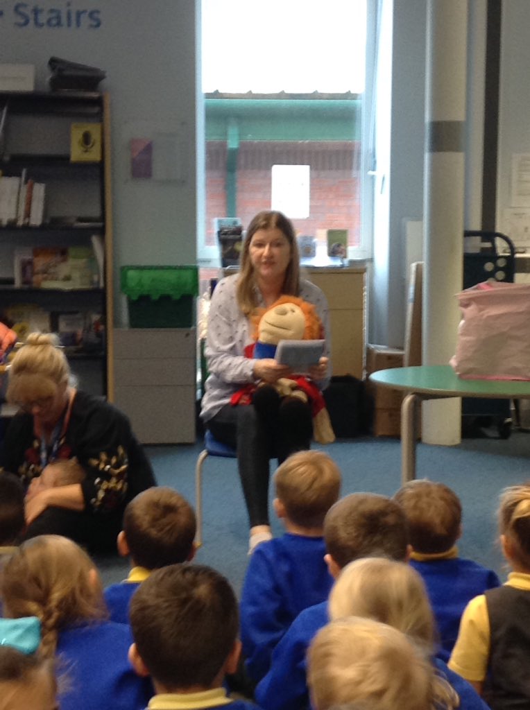 ButtonLane_'s tweet photo. Story session at the library! #reception #willowtree #brooklandslibrary https://t.co/GV1LsEdbKp