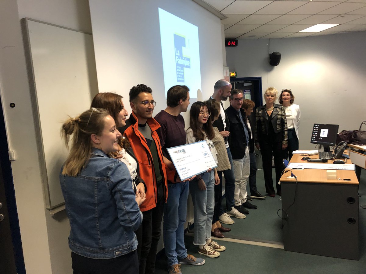 lafabrique_'s tweet image. Magnifique millésime 2018 pour le #hackamode #Paris @lafabrique_ qui a remis le premier prix du concours à l’équipe ayant donné les meilleures préconisations sur le consommateur de mode en 2030 proposé par le @R3iLab Bravo à toute l’équipe 😉