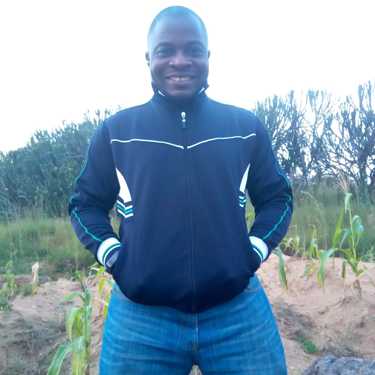 alutadarf's tweet photo. Affa Man A Trod Inna Di Yard, Hol A Medi Inna Di Miggle A Bare Cactus, Nuff Rocks Ahn Ital Vegetation. #TheVillager #LoyalAndLocal #BeautifulPlateau #WeJosBeautiful #WeJosAwesome #WeJosPeaceful https://t.co/lU5YUBIrub