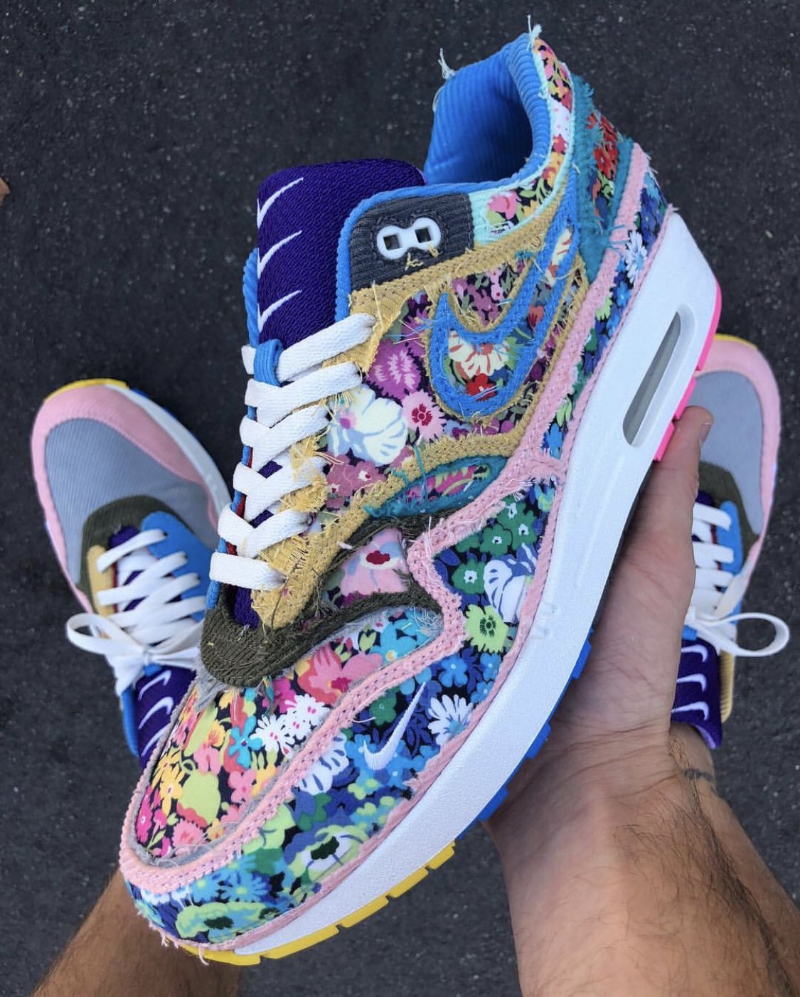 B/R Kicks on Twitter: "Sean Wotherspoon and created a 1 of 2 Bespoke Air Max 1 featuring corduroy tear-away to liberty fabric floral 👀 https://t.co/d6K5xDevpu" / Twitter