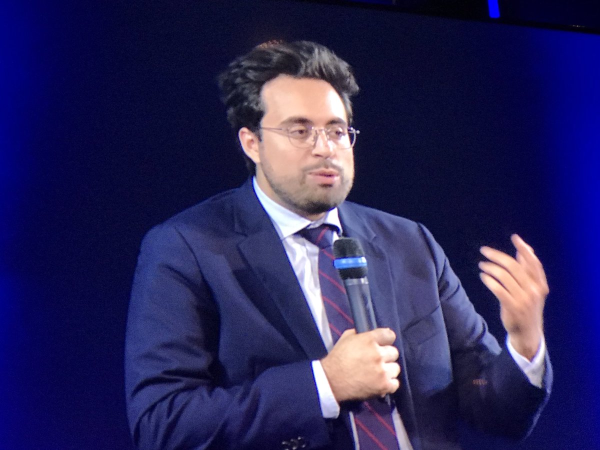 debarbuat's tweet photo. Former au numérique grâce à l’apprentissage, aux nouvelles écoles numériques. #mounir #cigref #AG2018 https://t.co/bStuQ366YF