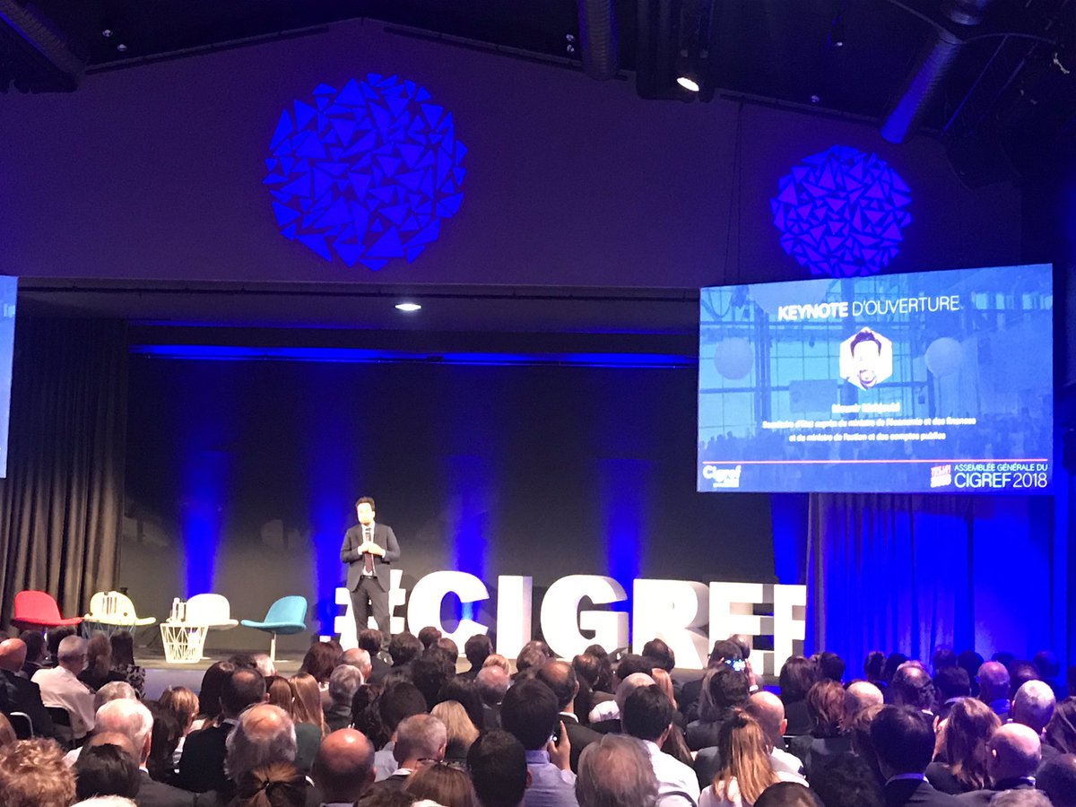 FemmesNumerique's tweet photo. À l’#AGCigref, @mounir et le président du @Cigref, @DuverneuilB, rappellent la nécessité de féminiser les métiers du #numerique et félicite cette belle initiative collective qui est la notre : #FemmesNumerique ! https://t.co/E73JWZ17JD