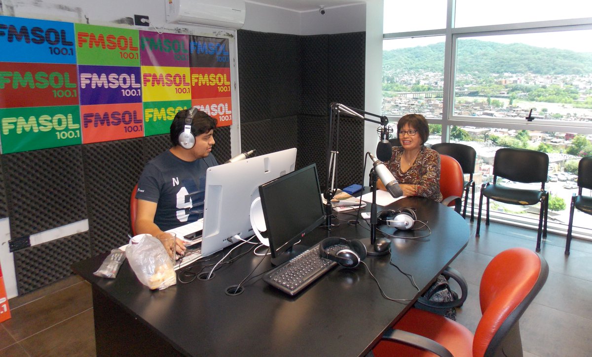JujuyLista's tweet photo. La profesora Adriana Zumbaño hoy en FM Sol https://t.co/BJ8cvRdfZ3
