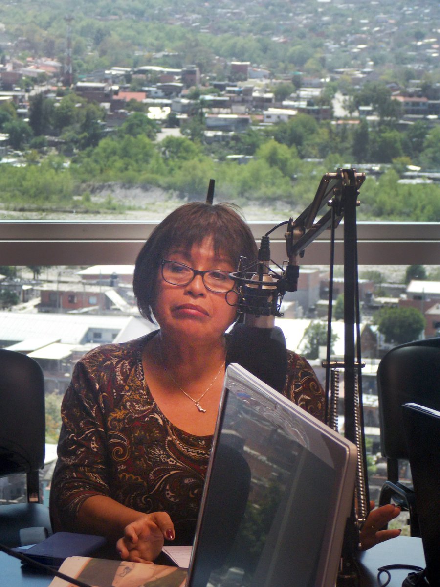 JujuyLista's tweet photo. La profesora Adriana Zumbaño hoy en FM Sol https://t.co/BJ8cvRdfZ3