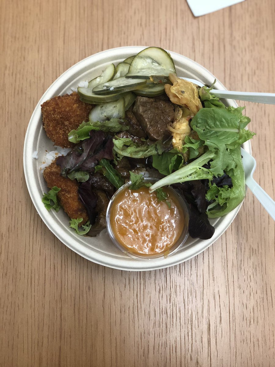 honsololam's tweet photo. Beef teriyaki rice bowl w/ home made kimchi & pork katsu & special buffalo sauce on the side
Chef Chris w/ the swag #WhyMcCombs #ThisIsHowWeRowling https://t.co/mN3ispFr35