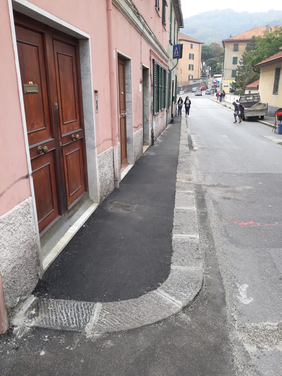 astergenova's tweet photo. Prosegue l'intervento di #ASTer in Via Pieve di Cadore a #PonteX per l'abbattimento #barrierearchitettoniche. https://t.co/gbKba18TZe