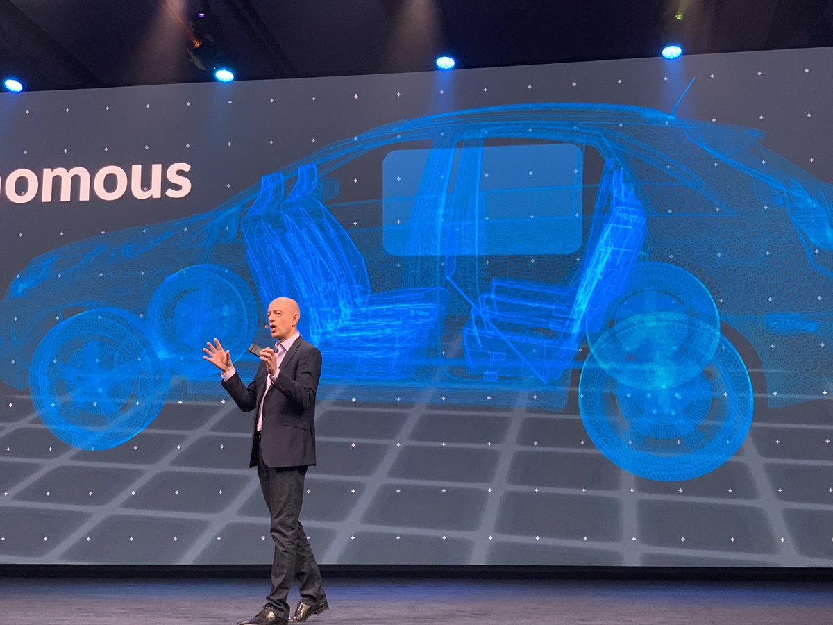 ryanshrout's tweet photo. At #ARMTechCon @simonsegars says that estimates are 20TB of data will be generated every hour for fully autonomous driving. https://t.co/OCI8hxSOps