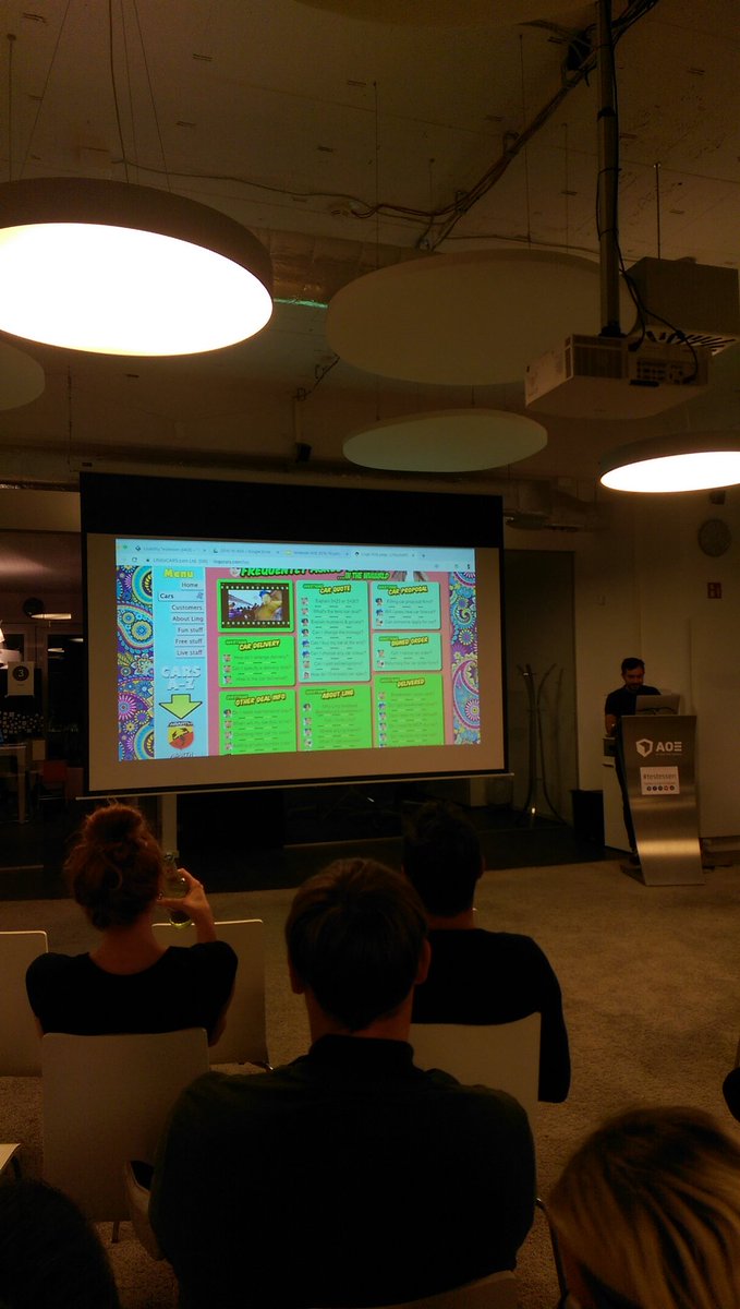 tobiaskossmann's tweet photo. Usability #Testessen in #Wiesbaden. Pizza, beer and a lot of fun. https://t.co/bq93vt6YhF