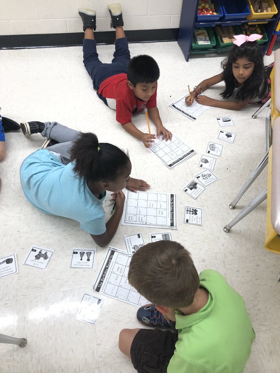 PVESKJohnson's tweet photo. Math groups #placevalue #differentiate @PlainVElemSCS https://t.co/FFCw0TIFNq