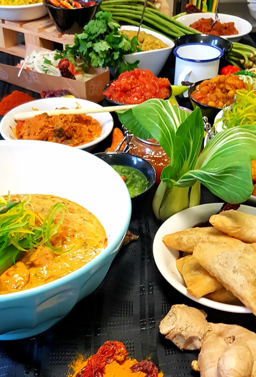 caterlink_ltd's tweet photo. National Curry Week at Portsmouth College! A massive well done to Johnno and Team, this looks incredible! #NationalCurryWeek @AshMarten 🌶🌶🌶 https://t.co/XEcWP2WcM7