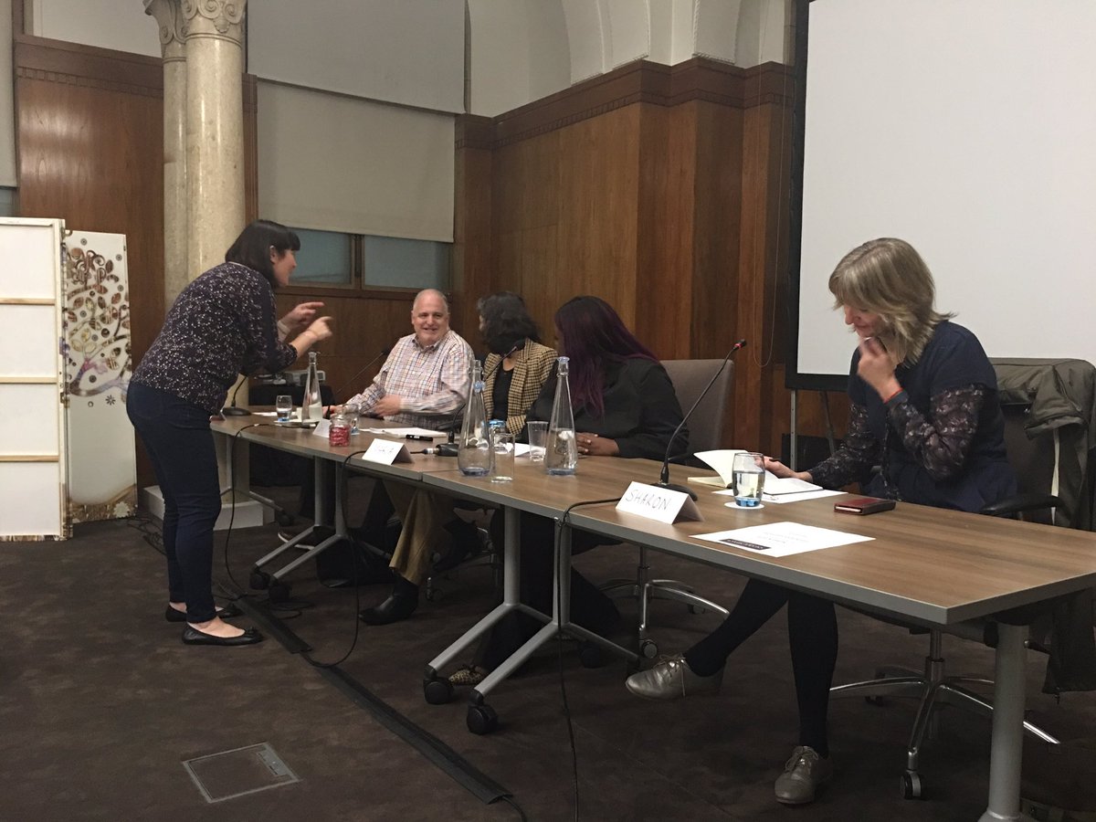Gill_Mart's tweet image. So the panel’s all here and ready to go! @CIPD_CLB @mcreisson @darylking @SharonGChiara and Samar Shams are looking forward to the groups questions about setting up in business on your own. #CentralLdnCIPD. Over to our lovely host @fionamcbride
