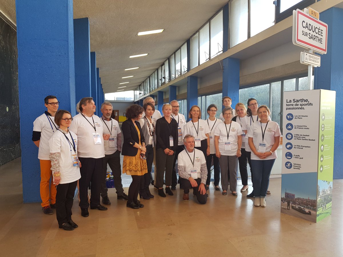 ars_pdl's tweet photo. Les collectivités locales sont aussi présentes à la #nuitdelinstallation pour valoriser les atouts de leurs territoires et accompagner les jeunes professionnels de santé
#sarthe #mayenne #loireatlantique #vendée #maineetloire https://t.co/RlAZTwDlmX
