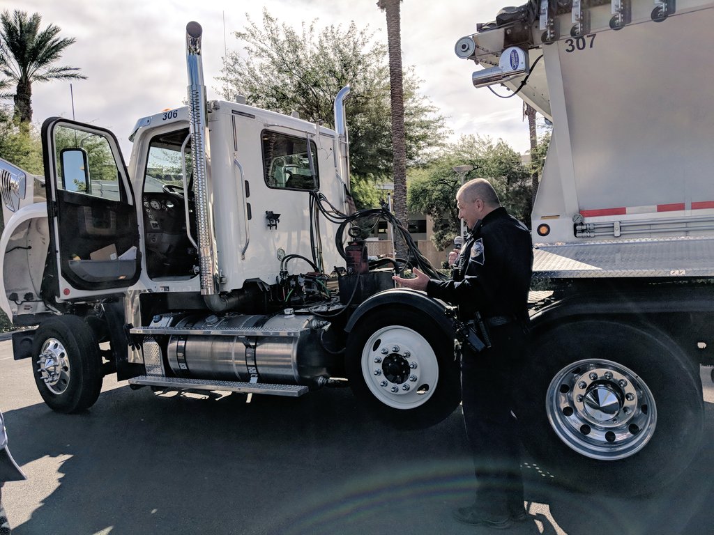 productmgrvik's tweet photo. Learning about Level 1 roadside inspections at the Fall Risk Management Safety Workshop hosted by National Interstate Insurance! Thanks @nevadadot https://t.co/GJv3EOkpnC