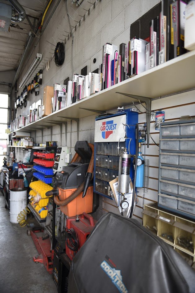 FerneysAuto's tweet photo. A neat shop is a productive one!😉

#BringItToFerneys #MiniMechanic #expertrepair #minicertified 

@MINI5280dotORG 
@minimania_com https://t.co/wcx5hTXCEI