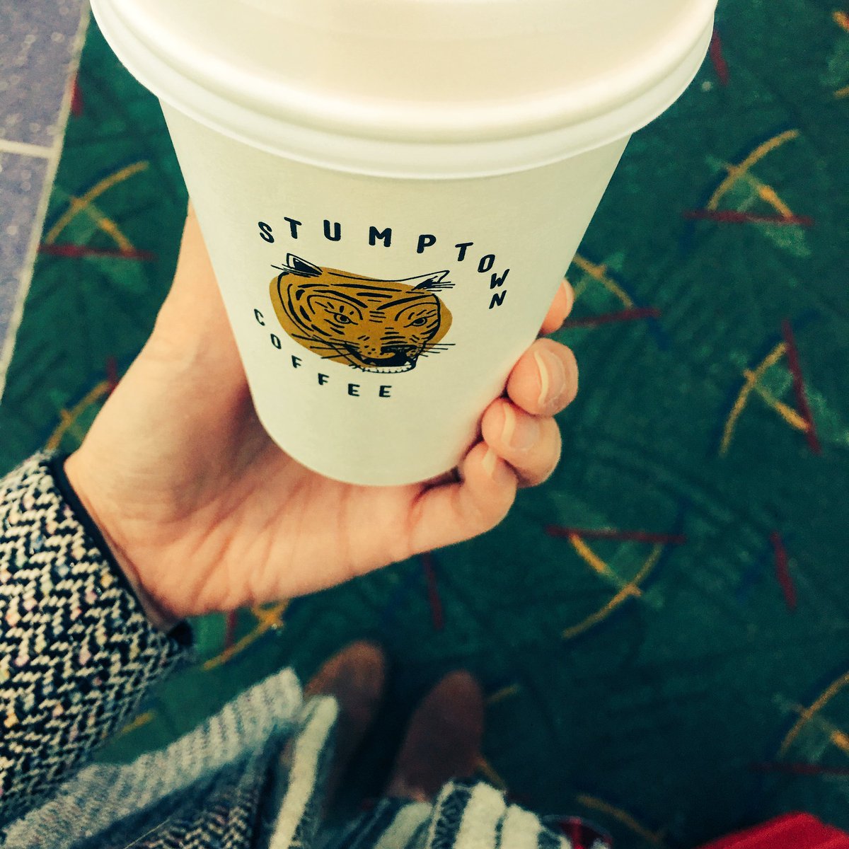 MidoriMonsta's tweet photo. Feels great to be back on home turf @pdxcarpet @flypdx @stumptowncoffee https://t.co/fJfw1e4Qq8