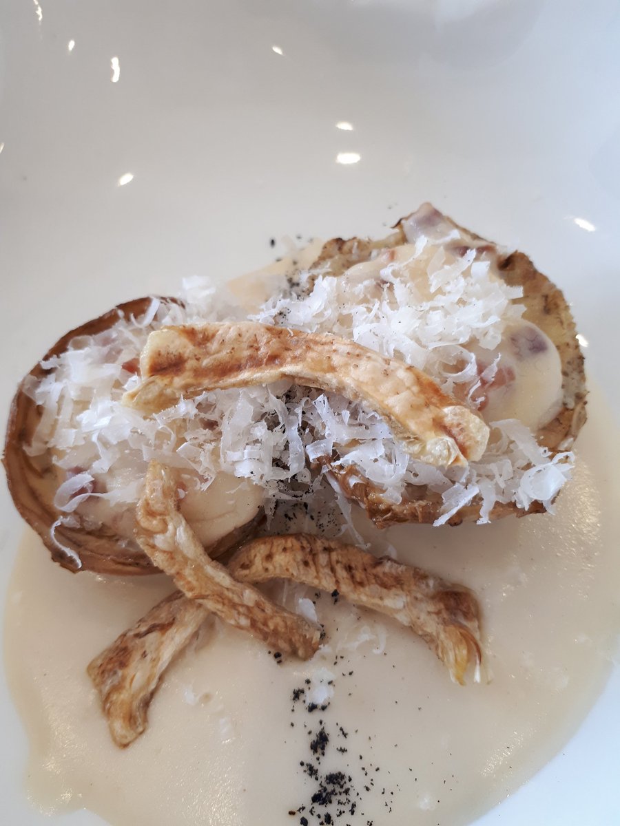 FoodandTravelMX's tweet photo. Guayabas rellenas de ricotta con arúgula y balsámico 😍 ¡Nos encantó su cremosidad! Y alcachofas con crema de jamón serrano y nube de parmesano 👌Todo preparado por el chef #IsraelAretxiga de #CasaItuarte, con #IoMabe #PrimeBlendMabe https://t.co/YwmKNFPE36