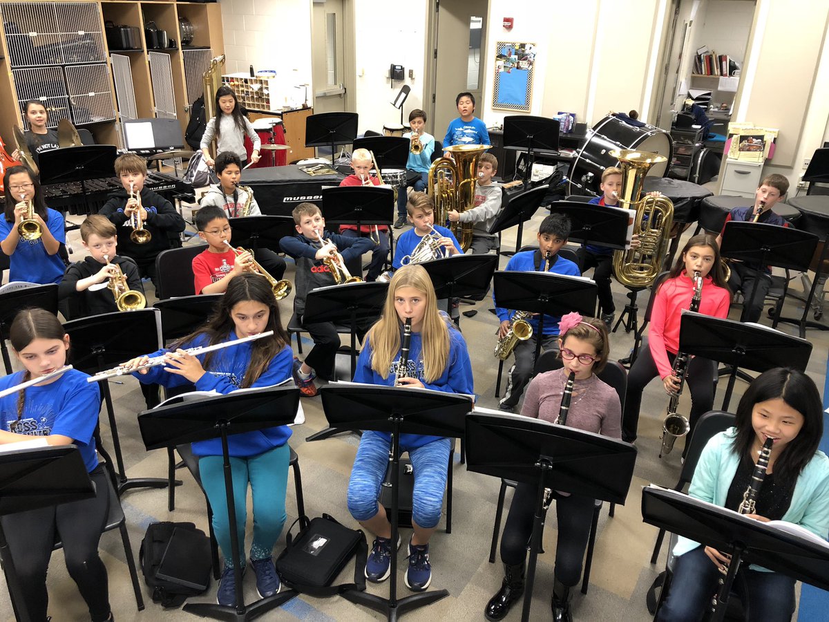 hpforward's tweet photo. #CarusoWay #Engage109 Caruso sixth graders learning about the importance of posture when playing their instrument~ https://t.co/M1UI6ylecE