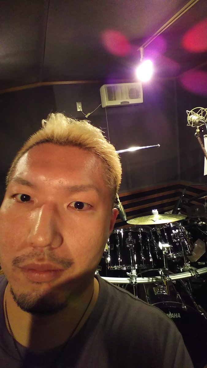 yanoken_drums's tweet photo. 今日の録音は20年来の愛機と共にツーバスフレーズが大炸裂😁
カッコイイのが録れたと思いまする😎
#yamahadrums
#ヤマハドラムス
#zildjian
#zildjiancymbals
#ジルジャン
#ジルジャンシンバル
#hexrack
#hexrackii
#ヘックスラック
#ヘックスラック2 
#stagecustom
#ステージカスタム https://t.co/Bpe1N4Xviq