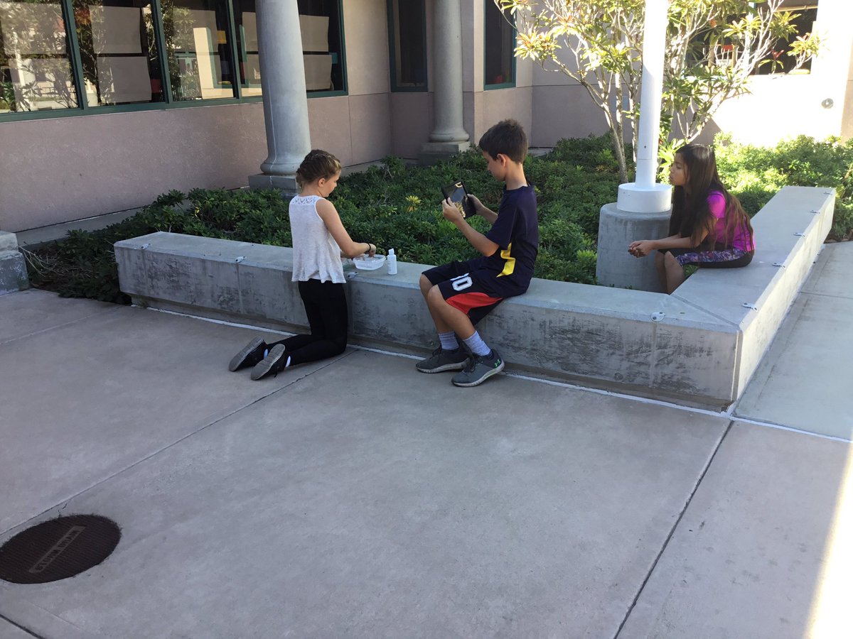 CoachC_AFPE's tweet photo. 4th graders use iPads and @WeVideo to create their own “How To” videos.  @AF_Eagles #AF_STEAM #DMUSD https://t.co/MhEg9ZKOk6