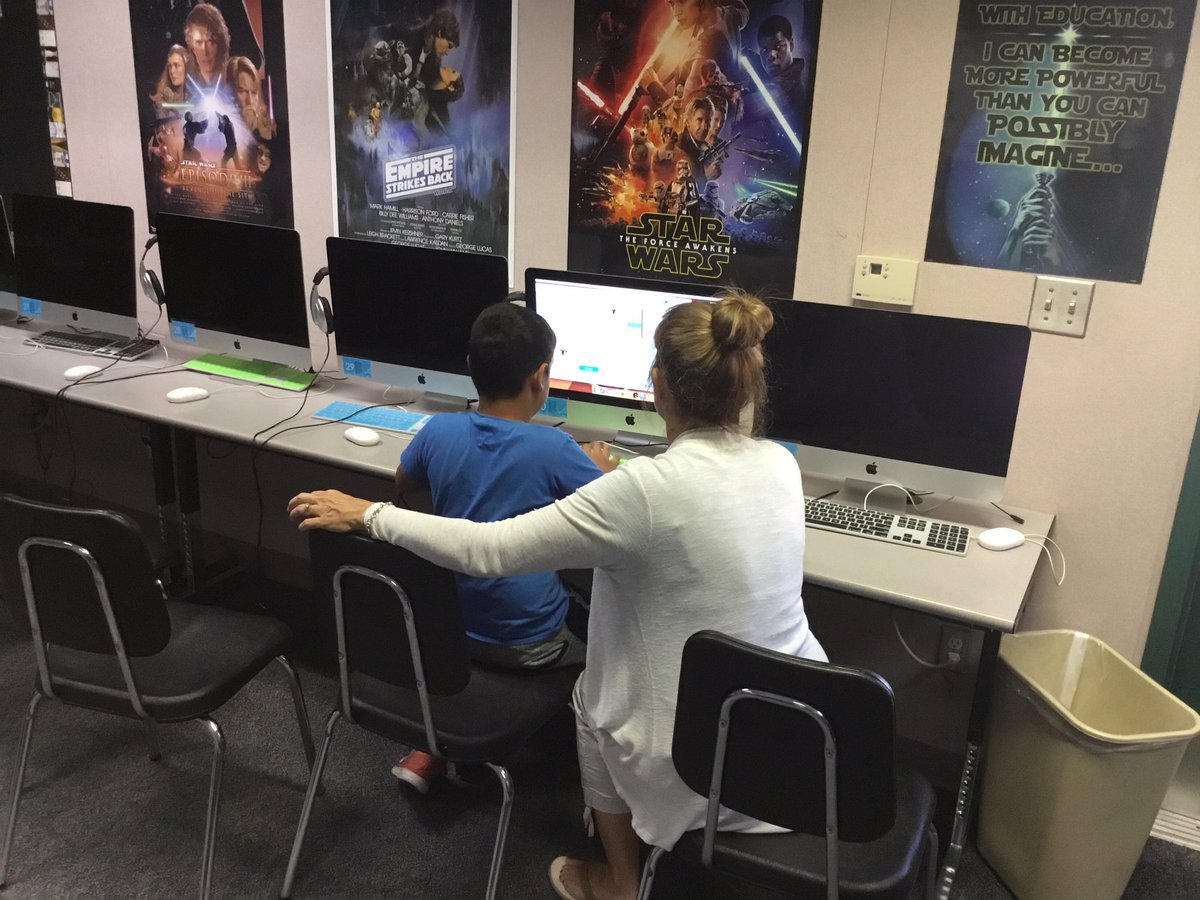 CoachC_AFPE's tweet photo. 4th graders use iPads and @WeVideo to create their own “How To” videos.  @AF_Eagles #AF_STEAM #DMUSD https://t.co/MhEg9ZKOk6