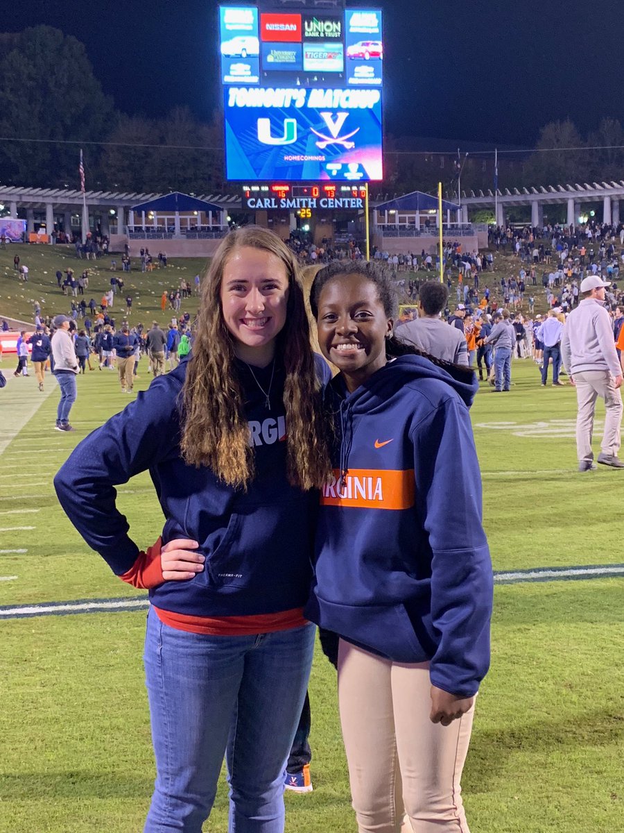 NancyMartin82's tweet photo. HAPPY BIRTHDAY ABA! I love you so much!! Miss being on the sideline with you!🏈💙🎉 @aba1707 https://t.co/AGp8yXFsxV