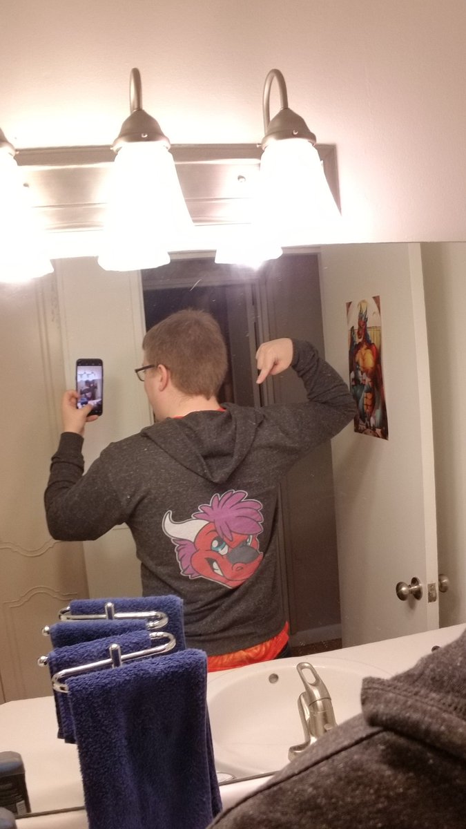MrPyroPancake's tweet photo. Its finally sweatshirt weather!! Time to breakout my new custom sweatshirt featuring Pyro from @WoofcatInk I love it!! 😍😍 https://t.co/sGPRpXxDYO