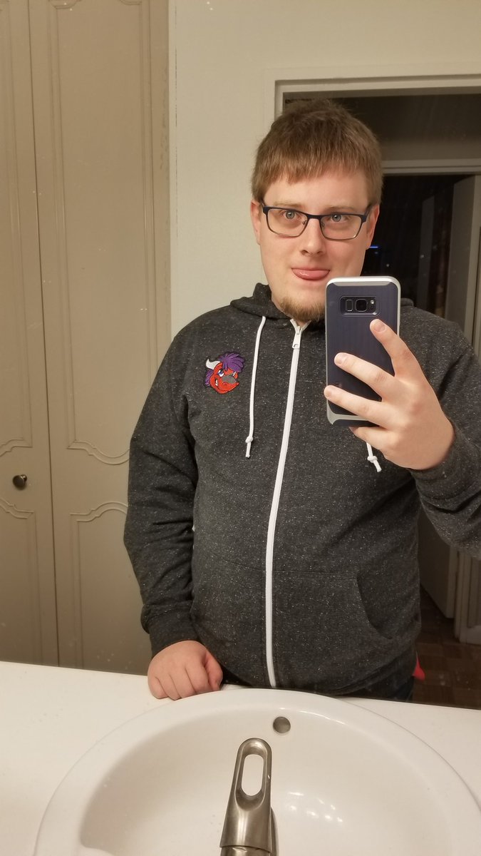 MrPyroPancake's tweet photo. Its finally sweatshirt weather!! Time to breakout my new custom sweatshirt featuring Pyro from @WoofcatInk I love it!! 😍😍 https://t.co/sGPRpXxDYO