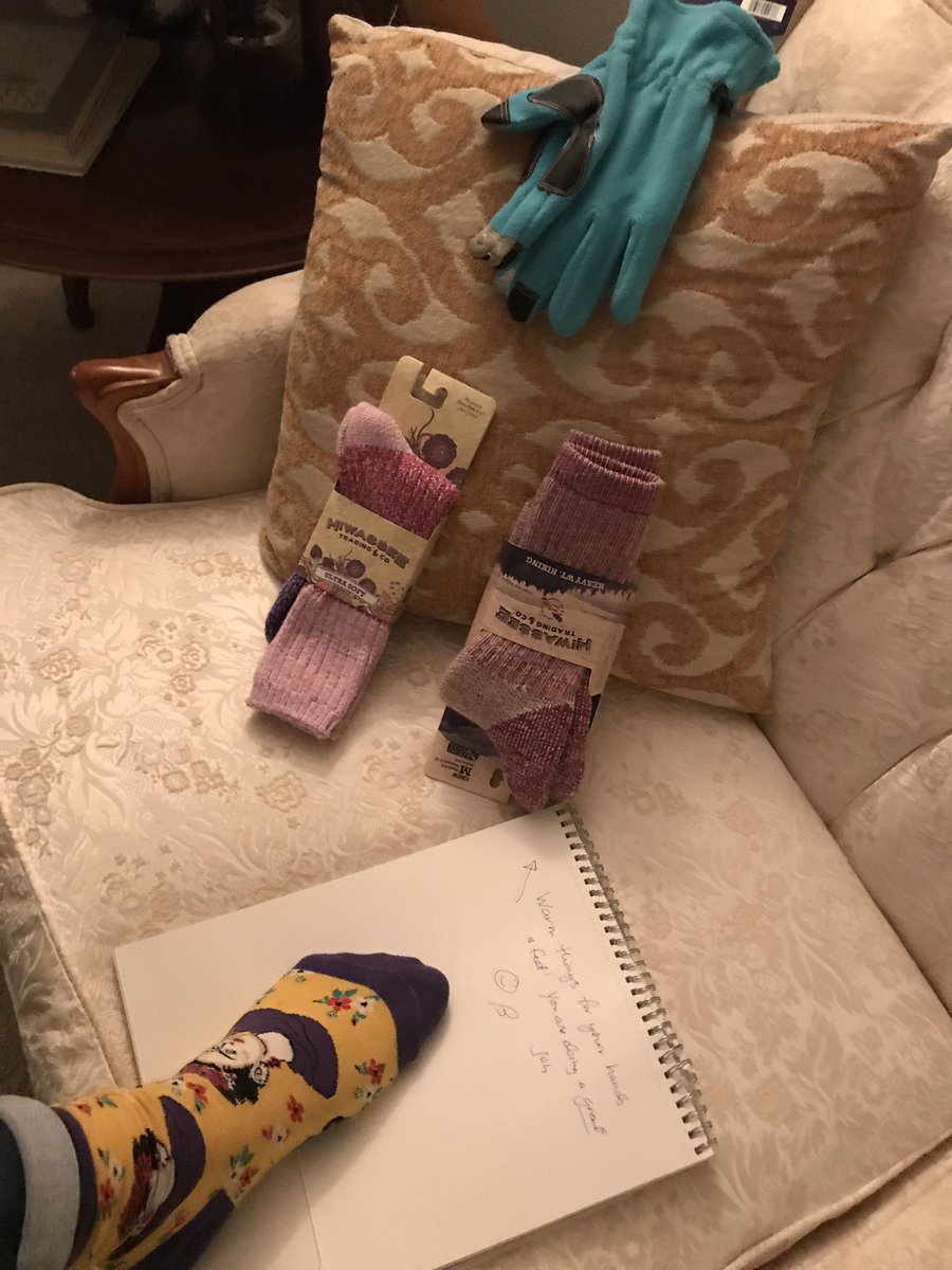 JulietaTurincio's tweet photo. Came home to find that my Iowan Fairy God Mother gifted me warmth on top of the Frida Kahlo socks she gave me when I arrived and the shelter she provided me. Pretty in love with #IowaNice❣️ We only #BuildItWinIt with vols like Bridget https://t.co/DmZ51UIKu5