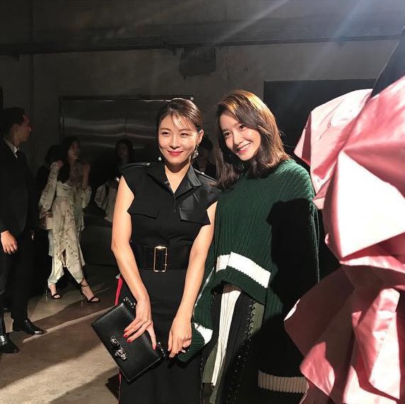 HAJIWONHK1023's tweet photo. 하지원 & #윤아 알렉산더 맥퀀 행사
#하지원 #HaJiWon #ハジウォン #河智苑 #ХаДжиВон #hajiwon1023 #햇님 @hajiwon1023 #hajiwonhk1023 #HK1023 #河智苑香港站 #haewadal_entertainment #해와달엔터테인먼트 #광진구 #성수동 #레이어57 #LAYER57 #알렉산더맥퀸 #AlexanderMcQUEEN #yoona #允兒 https://t.co/U79KsLgk7F