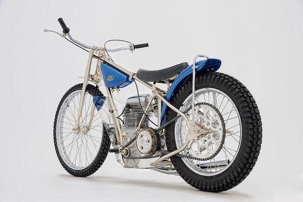 UprightSpeedway's tweet photo. I first tweeted this way back in April 2014. I’m sure I’ve probably done it since as well but it’s tonight’s #RecycledTweet on #TwoValveTuesday https://t.co/HVP8pPcGfV