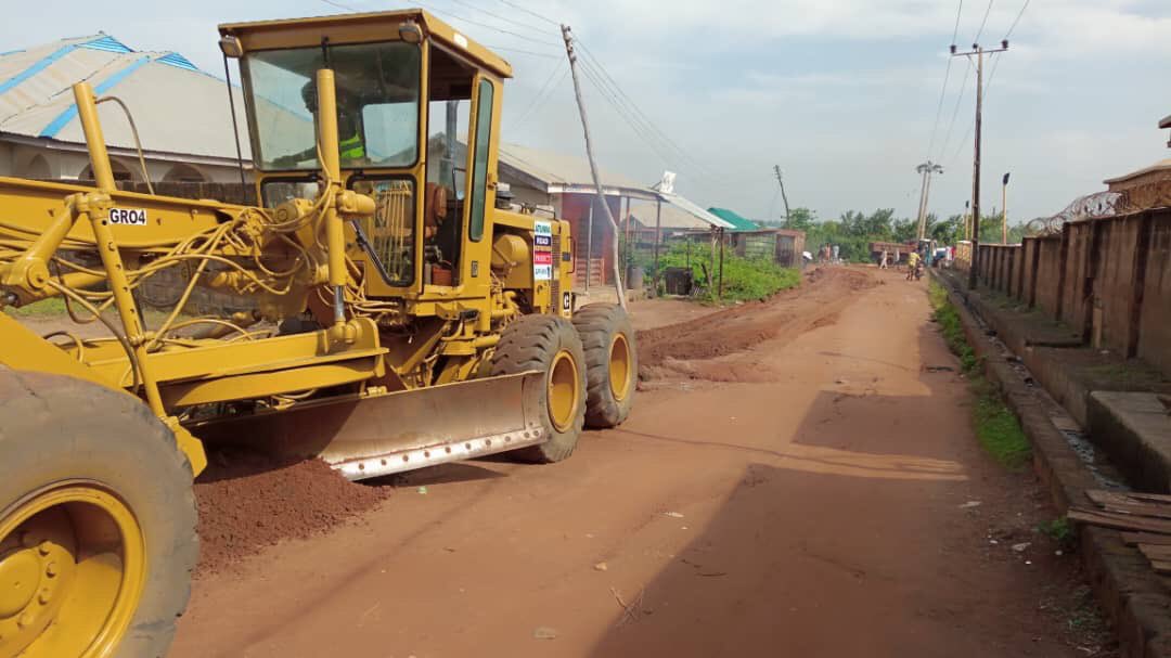 GovernorAtunwa's tweet photo. #BeInformed: As part of @Atunwa_1’s #Kwara1st development commitment,
#AtunwaRoadConstruction hits
Oloje Ward, Oke Fomoh, Iderade, Babasawi which links to Air Force
#Atunwa2019
#KwaraDevelopment #IncomingGovernor #GrowKwara #1ForAll #UnitedKwara #StateOfHarmony https://t.co/Rrt6GfP291