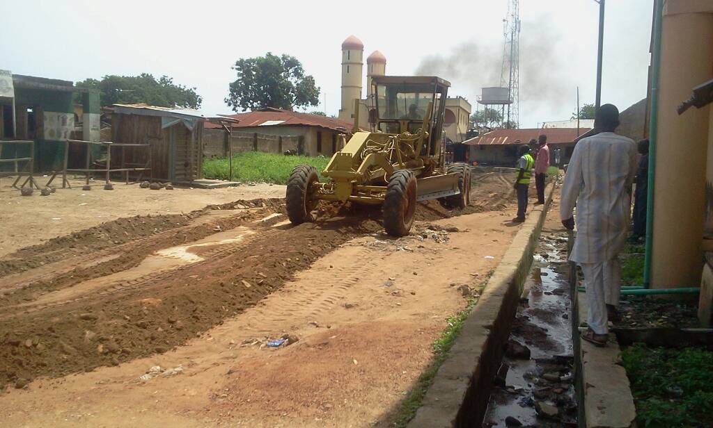GovernorAtunwa's tweet photo. #BeInformed: As part of @Atunwa_1’s #Kwara1st development commitment,
#AtunwaRoadConstruction hits
Oloje Ward, Oke Fomoh, Iderade, Babasawi which links to Air Force
#Atunwa2019
#KwaraDevelopment #IncomingGovernor #GrowKwara #1ForAll #UnitedKwara #StateOfHarmony https://t.co/Rrt6GfP291