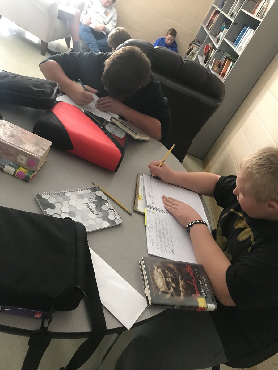 mrshluster's tweet photo. Journaling today ππΌπ #fmsteach #fmslearn #FultonProud #LusterELA #iteachmiddleschool #writing https://t.co/31u3VtL83F