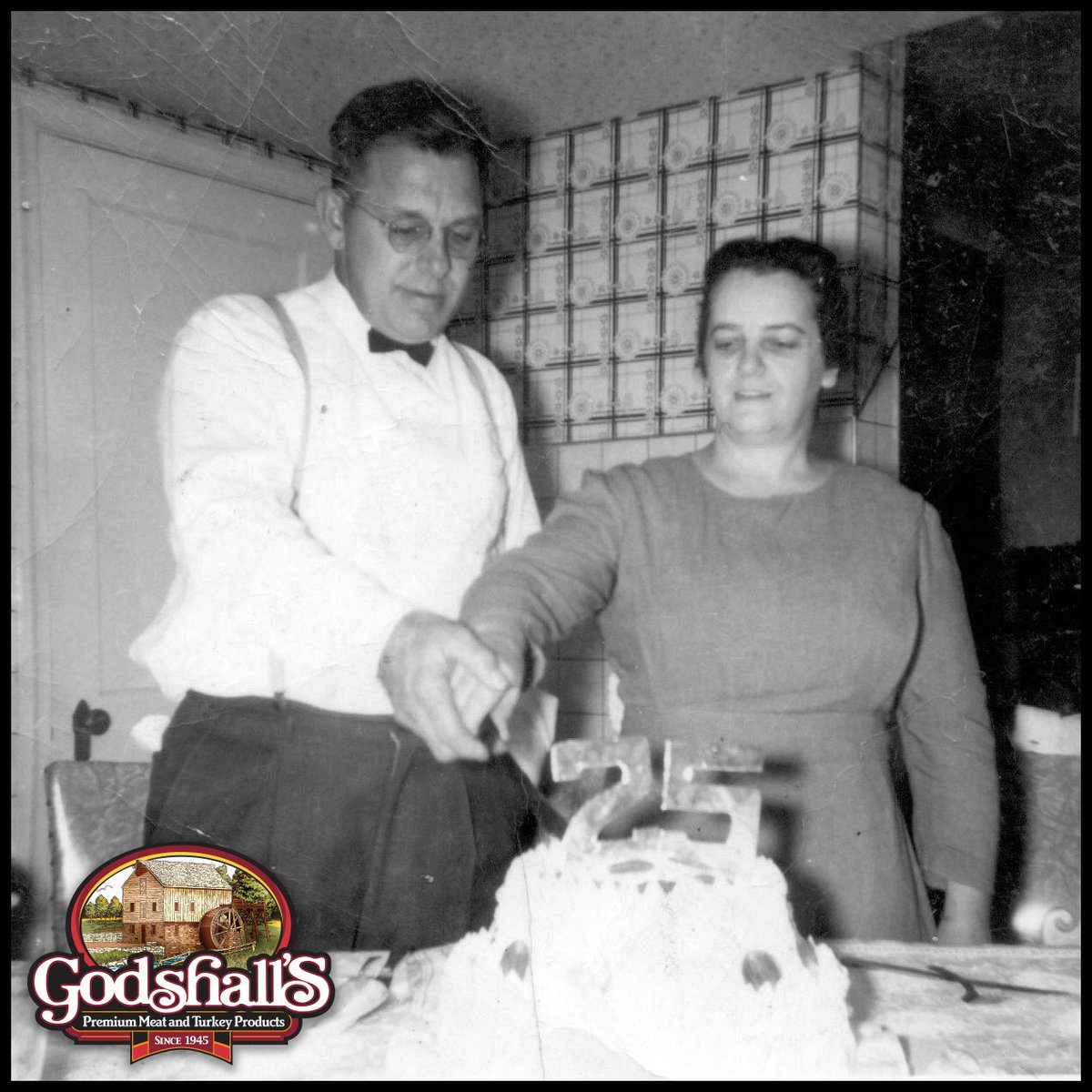 GodshallsMeats's tweet photo. DID YOU KNOW? Marvin and Hannah Godshall started Godshall's Quality Meats in 1945. Before Turkeys had Bacon!!! #Godshalls #TurkeyBacon #GodshallsQualityMeats https://t.co/8T3zhmhf9S
