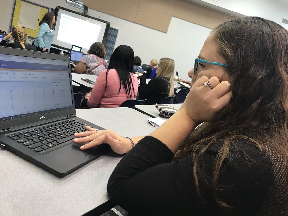TheMissJohnson's tweet photo. Professional Development Training with Mrs Rodrigo. #planningeffectively @Brogden_MS  #BrogdenStrong https://t.co/btjh3d40Fn