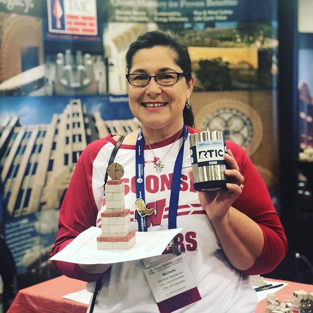 TXMasonry's tweet photo. Rolling out the winners of our #tmlac2018 @minimaterials design-build competition - 1st place goes to Councilmember Michelle Stephenson at the The City of Leander, Texas for her clock tower. #minimaterials #sponsorus
#cityofleander #publicengagement #queenconcepts https://t.co/tpS5dFge28