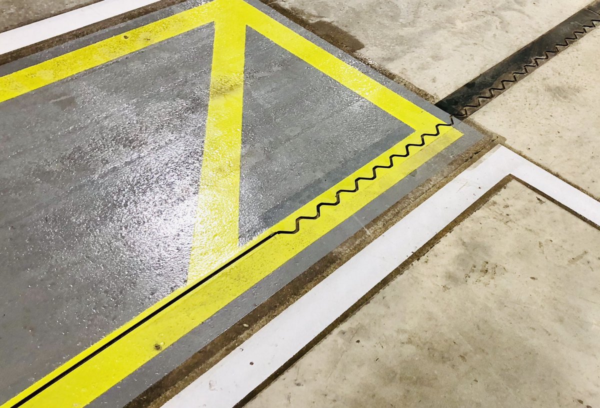 SICFL's tweet image. Nice to see line marking highlighting the seamless connection of @armourjoint and @shieldjoint for the transition between heavily trafficked areas and really heavily trafficked areas! #loveconstruction