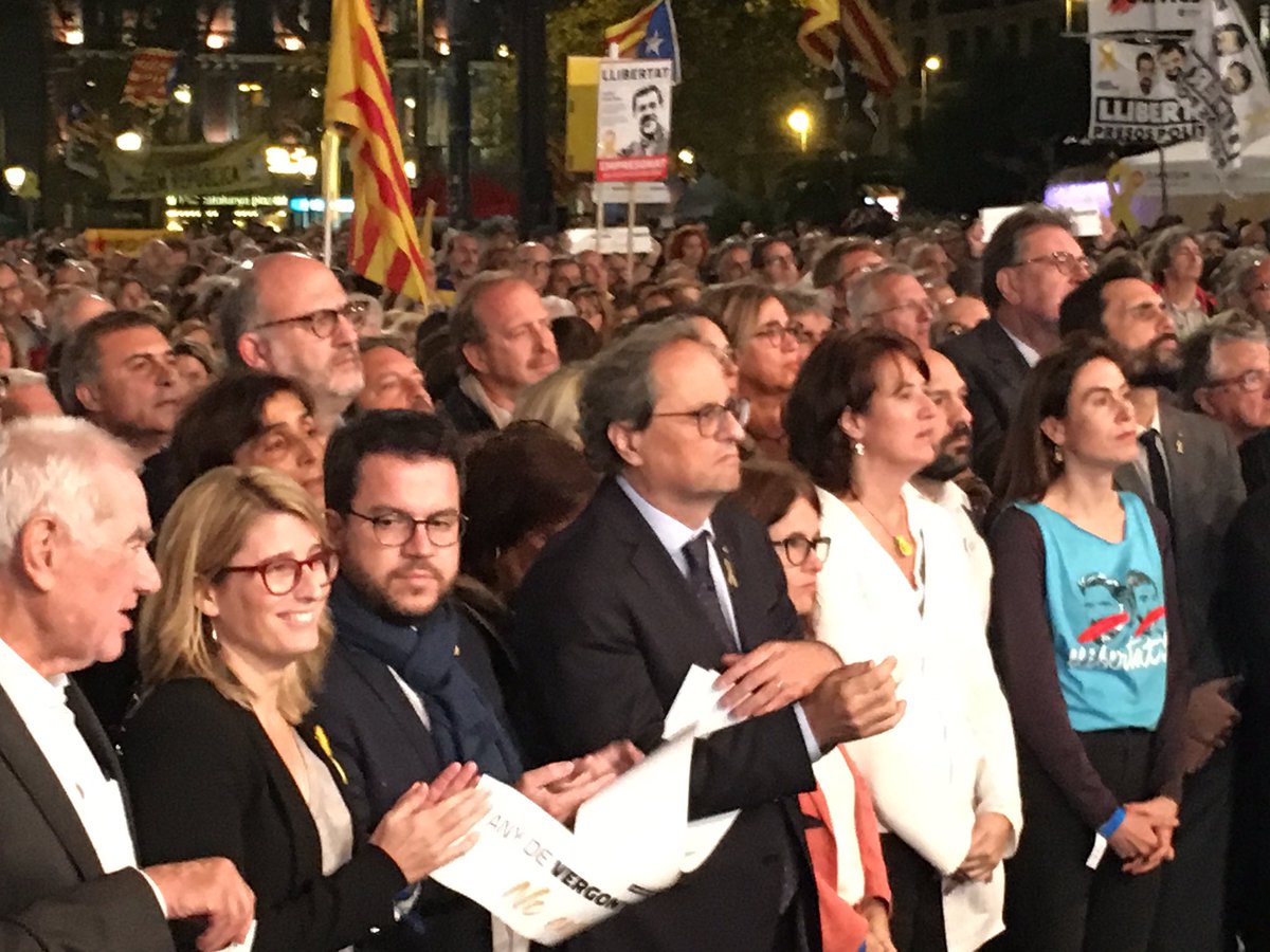 xcaralt's tweet photo. Ara homenatge a @jordialapreso i a @jcuixart quan fa un any del seu empresonament https://t.co/Hd8qDuznF7