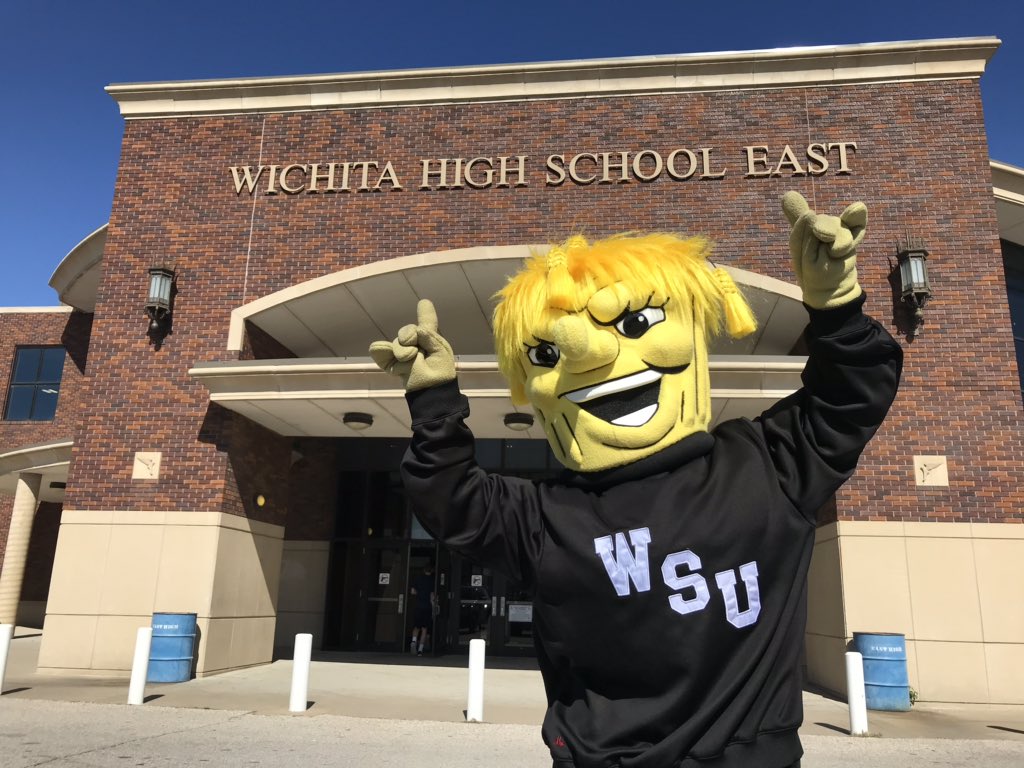 meg_ranae's tweet photo. The Blue Aces of East High were lovely, as always. ☺️ Thank you for all your hard work and Shocker pride!  @WichitaUSD259 https://t.co/CRLLCKuUE7