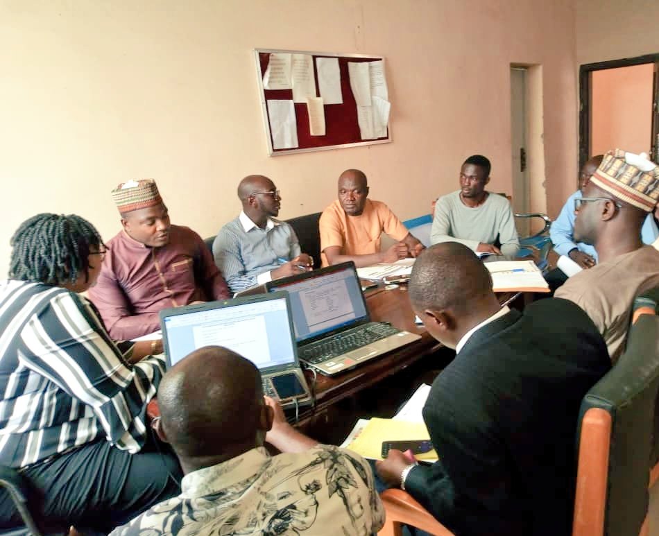 FantasticFct's tweet photo. #Municipal Area Council, #FCT #LERICC meets to discuss #RI Q3 #DQS findings and appraise RI performance as poor performing Wards/HFs are identified for support https://t.co/IbAnkM2jG4