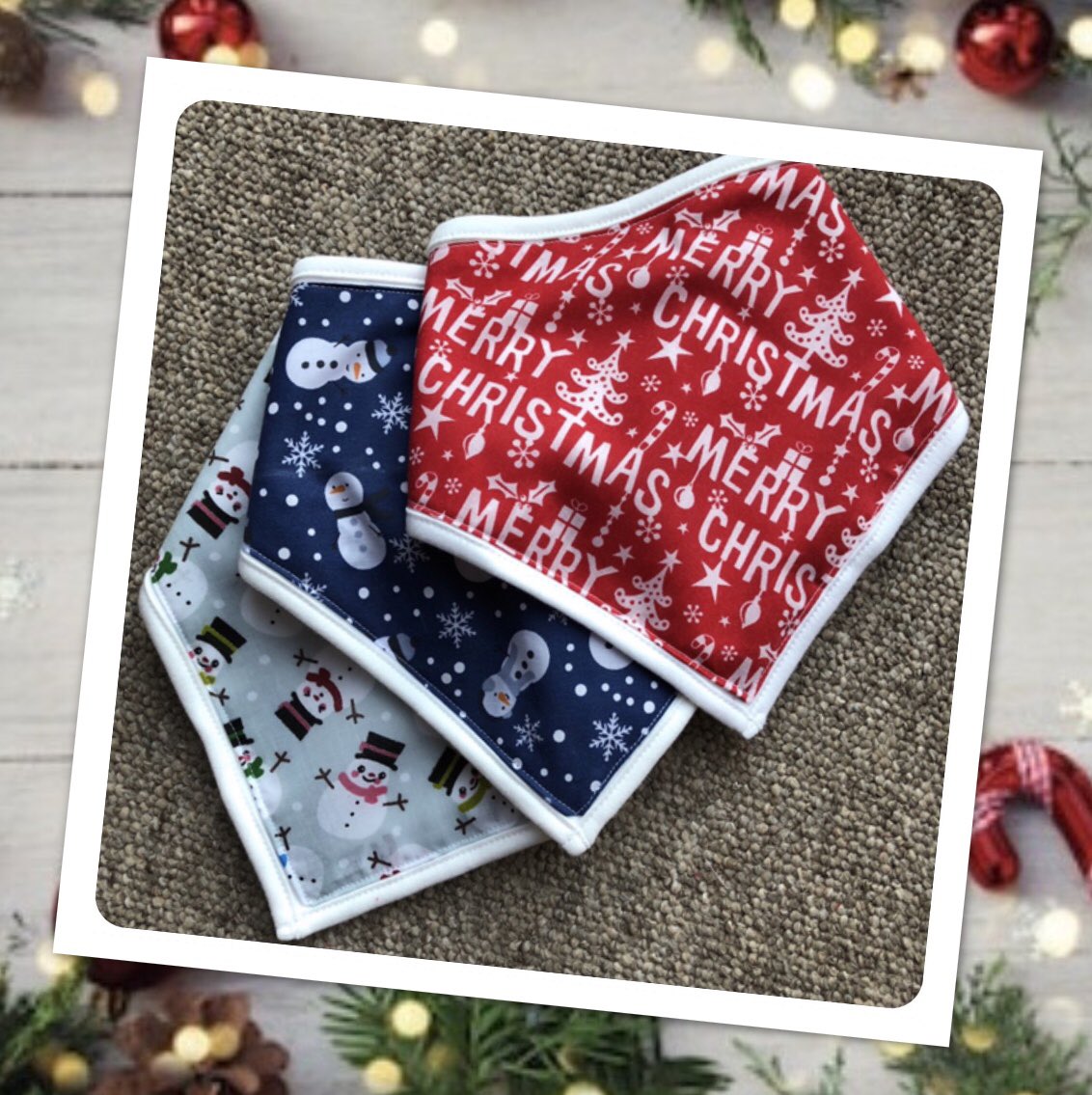 lillyandjack01's tweet photo. A couple more photos of some Christmas lovelies...! 🎅🏻🎄☃️ Waistcoats in any of the Christmas fabrics from 0-6 moths to 10 yrs, starting at £15.

Dribble bibs, in any Christmas fabric, £3.50 each!x

#christmasiscoming #handmadeclothingforkids #waistcoat #dribblebibs #lillyandjack https://t.co/ZXSGdhEENK