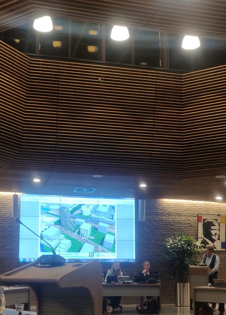 Presentatie <a href="/BreddelsBNA/">Breddels Architecten</a> over Heerhugowaardse <a href="/Stationsgebied/">Stationsgebied</a>