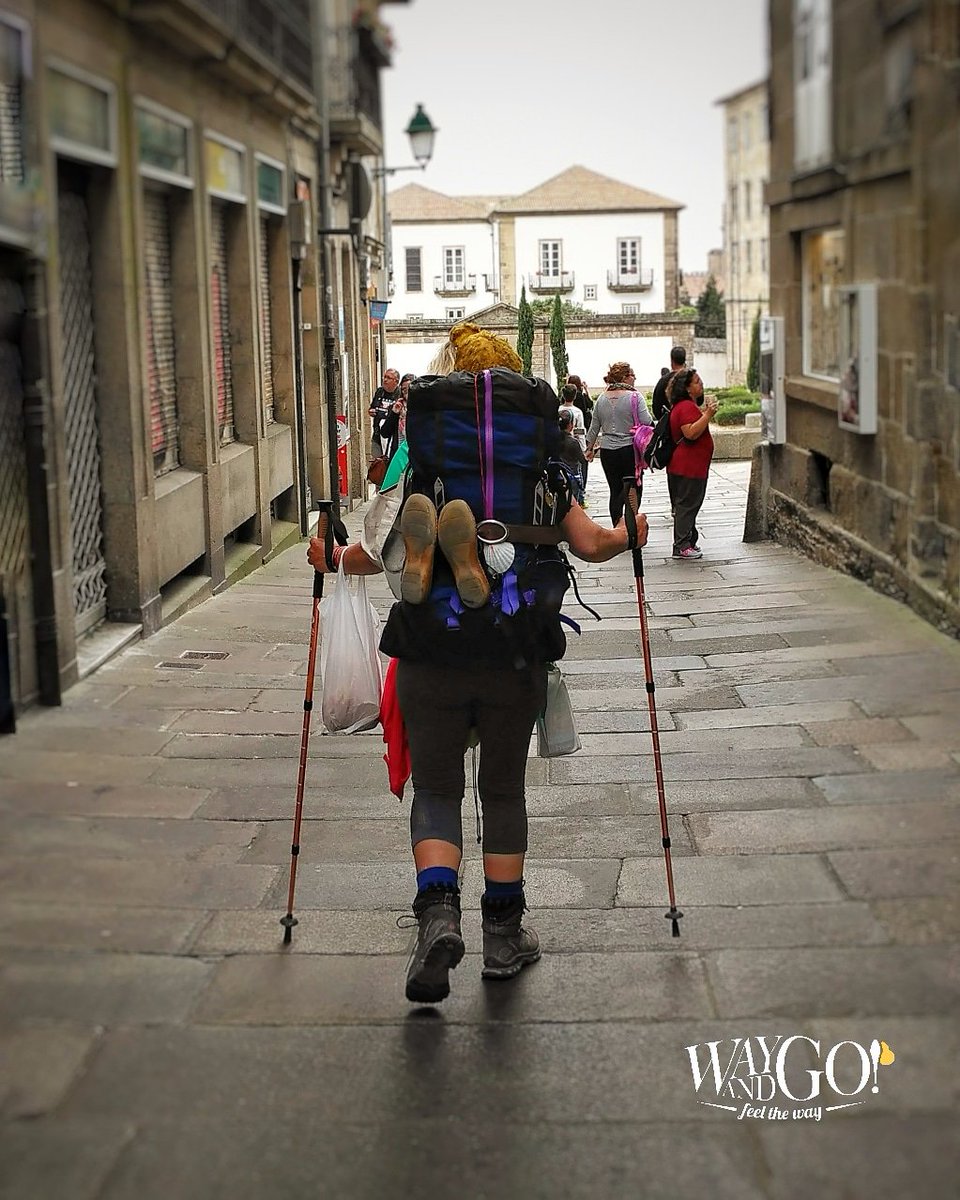 La emoción que se empieza a sentir cuando estás a punto de entrar en la plaza del #Obradoiro.

wayandgocompostela.com

#peregrinos #pilgrims #wayofstjames #jakobsweg #camminodisantiago #cheminstjacques #flechasamarillas #yellowarrows #viajeros #travellers #CaminodeSantiago